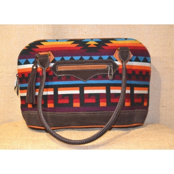 Torebka etniczna z ciemnobrązowej zamszowej skóry i wełnianej haftowanej tkaniny .